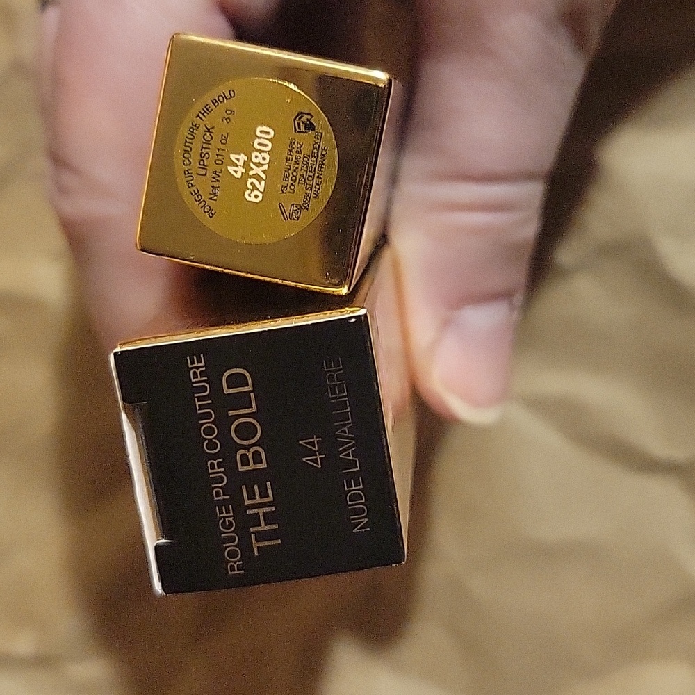 YSL~Rouge Pur Couture The Bold High Pigment Lipstick~44 Nude Lavallièrre - Picture 5 of 8
